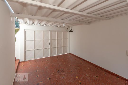 Garagem de casa à venda com 3 quartos, 150m² em Santo Amaro, São Paulo