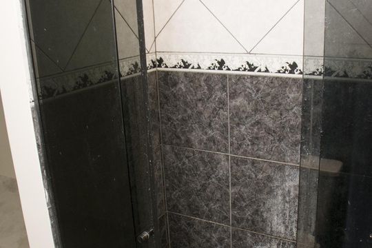 Banheiro 2 da suite de apartamento para alugar com 2 quartos, 112m² em Galeão, Rio de Janeiro