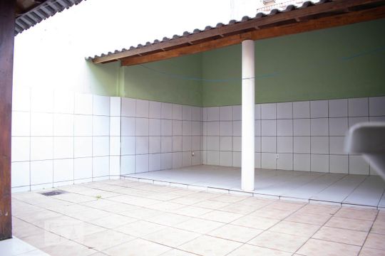 Área Externa de casa à venda com 4 quartos, 100m² em Aberta dos Morros, Porto Alegre