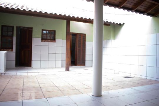 Fachada de casa à venda com 4 quartos, 100m² em Aberta dos Morros, Porto Alegre