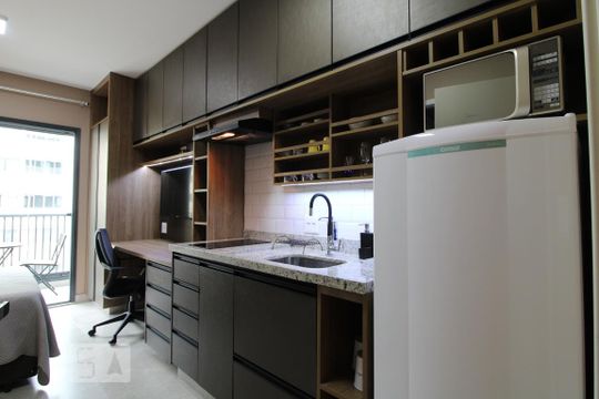 Quarto e cozinha de kitnet/studio à venda com 1 quarto, 22m² em Jardim das Acacias, São Paulo