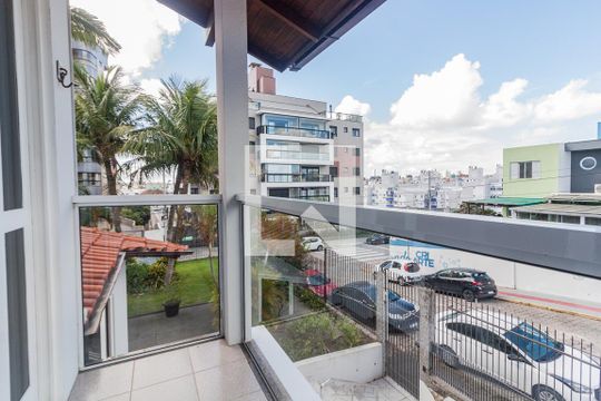 Varanda de casa para alugar com 4 quartos, 330m² em Bom Abrigo, Florianópolis
