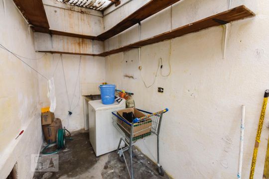 Lavanderia de casa à venda com 1 quarto, 180m² em Vila Hamburguesa, São Paulo