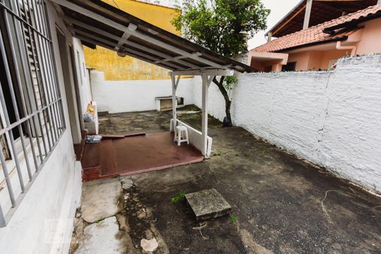 Quintal de casa à venda com 1 quarto, 180m² em Vila Hamburguesa, São Paulo