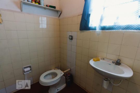 Banheiro de casa à venda com 1 quarto, 180m² em Vila Hamburguesa, São Paulo