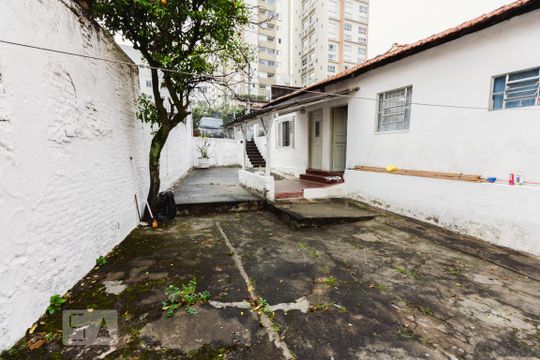 Quintal de casa à venda com 1 quarto, 180m² em Vila Hamburguesa, São Paulo