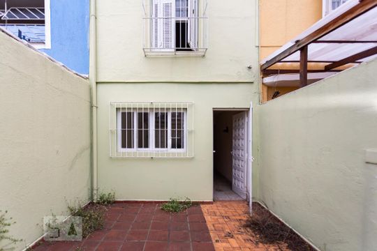 Garagem de casa à venda com 2 quartos, 100m² em Butantã, São Paulo