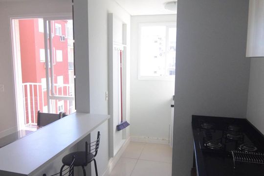 Cozinha de apartamento à venda com 2 quartos, 57m² em Fátima, Canoas