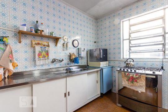 Cozinha de casa à venda com 7 quartos, 350m² em Três Figueiras, Porto Alegre