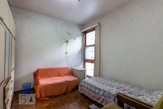 Quarto 1 de casa à venda com 7 quartos, 350m² em Três Figueiras, Porto Alegre
