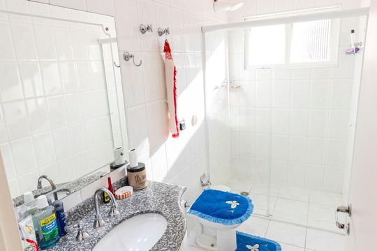 2o. Andar - Banheiro social de casa à venda com 3 quartos, 200m² em Jardim da Saúde, São Paulo