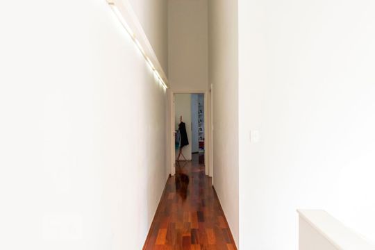 2o. Andar - Corredor de casa à venda com 3 quartos, 200m² em Jardim da Saúde, São Paulo