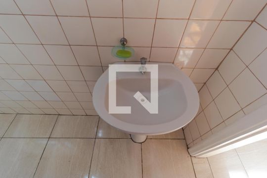 Banheiro de apartamento para alugar com 2 quartos, 60m² em Centro, Campinas
