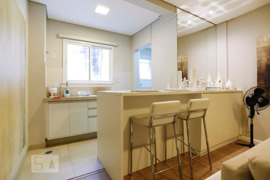 Cozinha de apartamento à venda com 1 quarto, 43m² em República, São Paulo