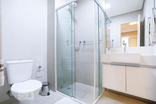 Banheiro da Suíte de apartamento à venda com 1 quarto, 43m² em República, São Paulo