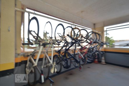 Bicicletário de kitnet/studio para alugar com 1 quarto, 30m² em Setor de Habitações Individuais Norte, Brasília