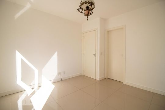 Suíte 1 de apartamento para alugar com 3 quartos, 84m² em Jardim Carvalho, Porto Alegre