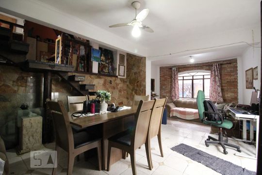 Casa à venda com 2 quartos, 250m² em Vila Monumento, São Paulo