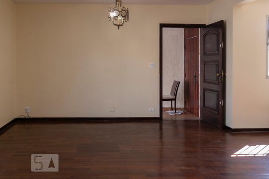 Sala de casa à venda com 3 quartos, 330m² em Planalto Paulista, São Paulo
