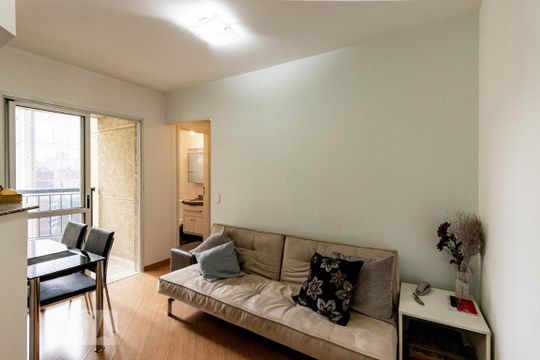 Sala de apartamento para alugar com 1 quarto, 40m² em Vila Nova Conceição, São Paulo