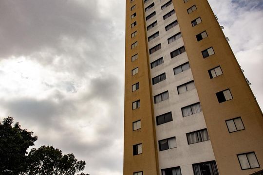 Fachada  de apartamento à venda com 2 quartos, 50m² em Vila Mangalot, São Paulo