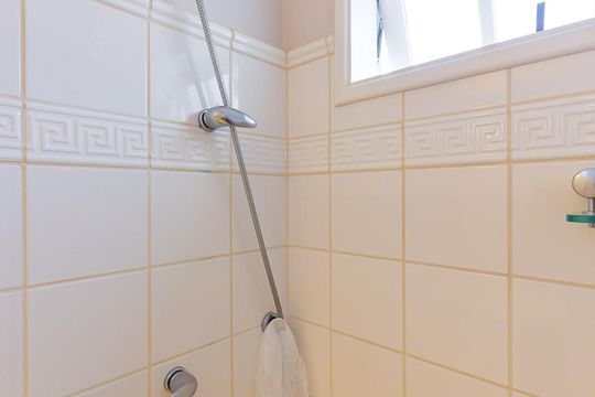 Banheiro de casa de condomínio à venda com 3 quartos, 151m² em Jardim Santa Marcelina, Campinas