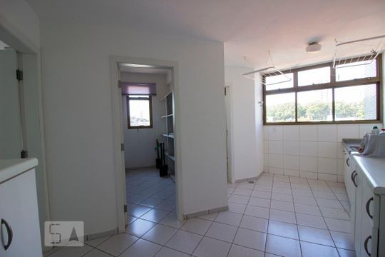 Área de Serviço de apartamento à venda com 3 quartos, 280m² em Vila Virgínia, Jundiaí