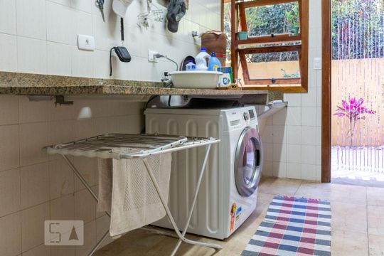 Lavanderia de casa à venda com 3 quartos, 320m² em Alphaville, Santana de Parnaíba