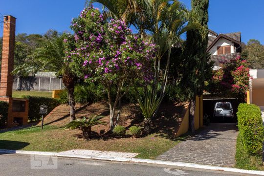Fachada de casa à venda com 3 quartos, 320m² em Alphaville, Santana de Parnaíba
