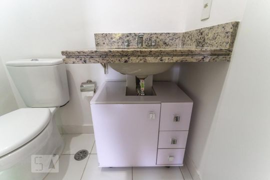 Armário de apartamento para alugar com 1 quarto, 42m² em Jardim Olavo Bilac, São Bernardo do Campo