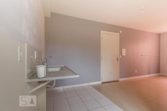 Cozinha de apartamento à venda com 2 quartos, 47m² em Mário Quintana, Porto Alegre