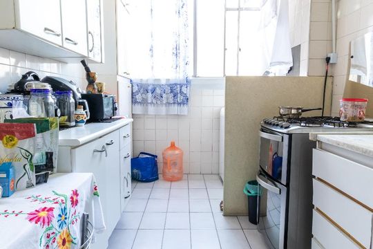 Cozinha de apartamento para alugar com 2 quartos, 58m² em Vila Sofia, São Paulo