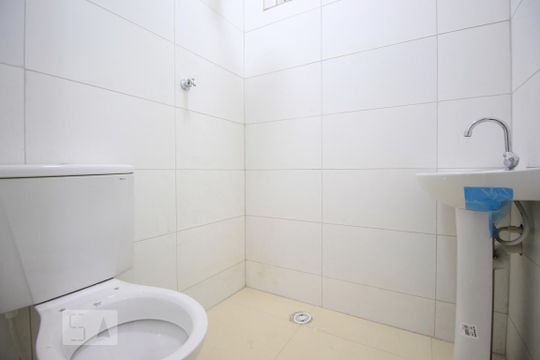 Banheiro de kitnet/studio para alugar com 1 quarto, 20m² em Vila Prudente, São Paulo