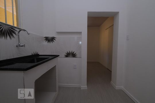 Cozinha de apartamento para alugar com 1 quarto, 30m² em Vila Isabel, Rio de Janeiro