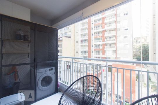 Varanda de kitnet/studio para alugar com 1 quarto, 42m² em Centro Histórico de São Paulo, São Paulo