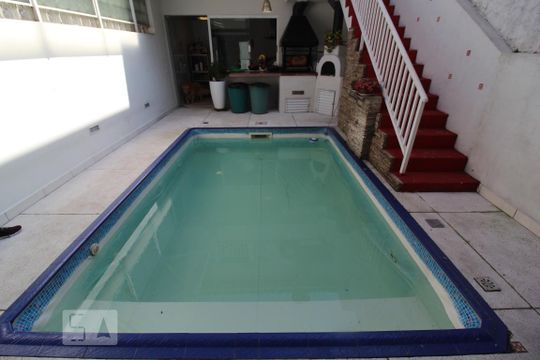 Piscina de casa à venda com 3 quartos, 342m² em Olímpico, São Caetano do Sul