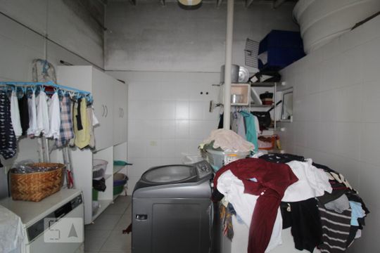 Área serviço de casa à venda com 3 quartos, 342m² em Olímpico, São Caetano do Sul