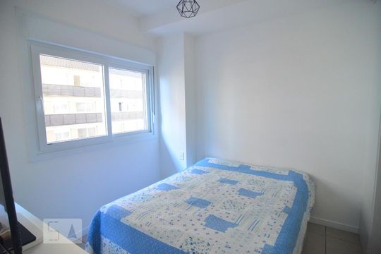 Dormitório de kitnet/studio à venda com 1 quarto, 38m² em Marechal Rondon, Canoas