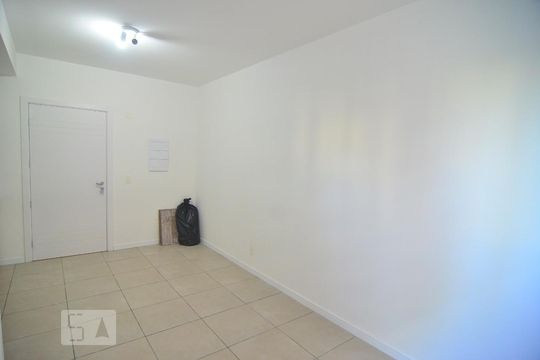 Sala de kitnet/studio à venda com 1 quarto, 38m² em Marechal Rondon, Canoas