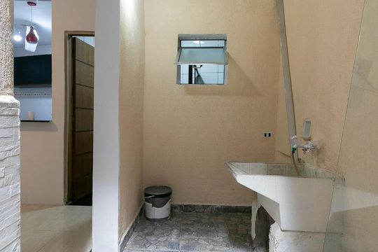 Área de Serviço de casa para alugar com 2 quartos, 80m² em Vila Ema, São Paulo