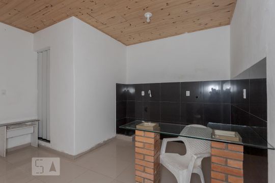 Cozinha de apartamento à venda com 1 quarto, 60m² em São Geraldo, Porto Alegre