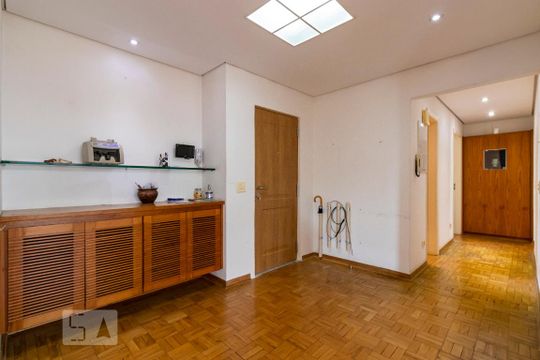 Entrada de apartamento à venda com 4 quartos, 190m² em Aclimação, São Paulo