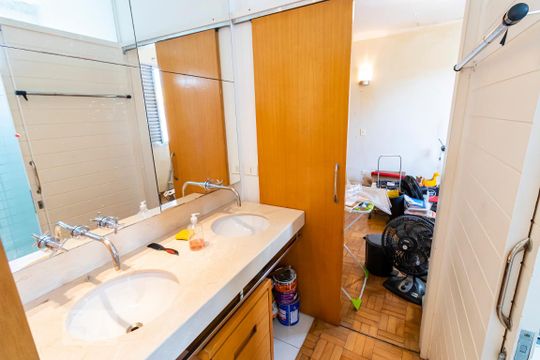 Banheiro Quartos 2 e 3 de apartamento à venda com 4 quartos, 190m² em Aclimação, São Paulo
