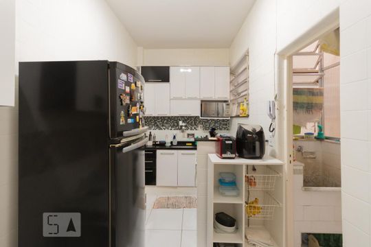 Cozinha  de apartamento à venda com 3 quartos, 82m² em Grajaú, Rio de Janeiro