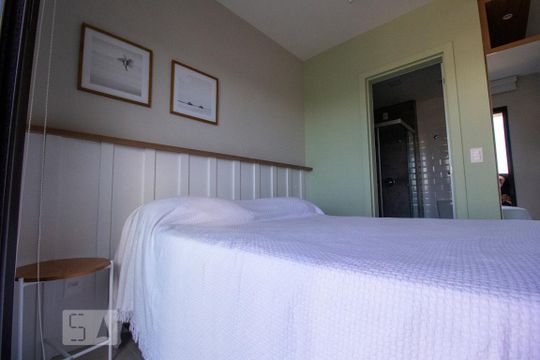 Quarto de kitnet/studio para alugar com 1 quarto, 40m² em Saco dos Limões, Florianópolis