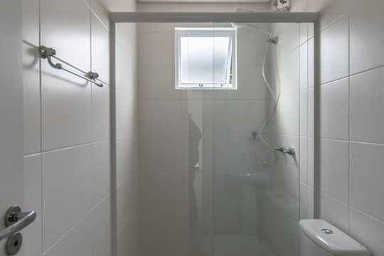 Banheiro de apartamento para alugar com 2 quartos, 49m² em Itália, São José dos Pinhais