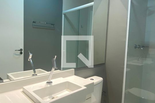 Banheiro da Suíte 1 de apartamento à venda com 1 quarto, 53m² em Alphaville Empresarial, Barueri