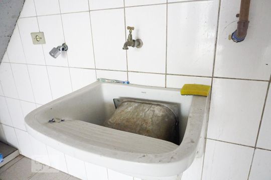 Lavanderia de casa à venda com 3 quartos, 100m² em Parque Boturussu, São Paulo