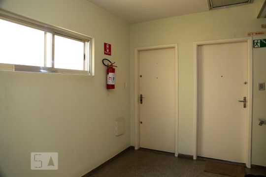 Hall de Entrada de apartamento à venda com 2 quartos, 54m² em Conjunto Residencial Butantã, São Paulo