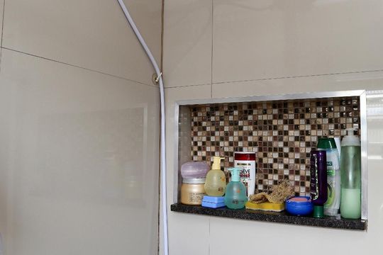 Banheiro de apartamento à venda com 2 quartos, 54m² em Conjunto Residencial Butantã, São Paulo